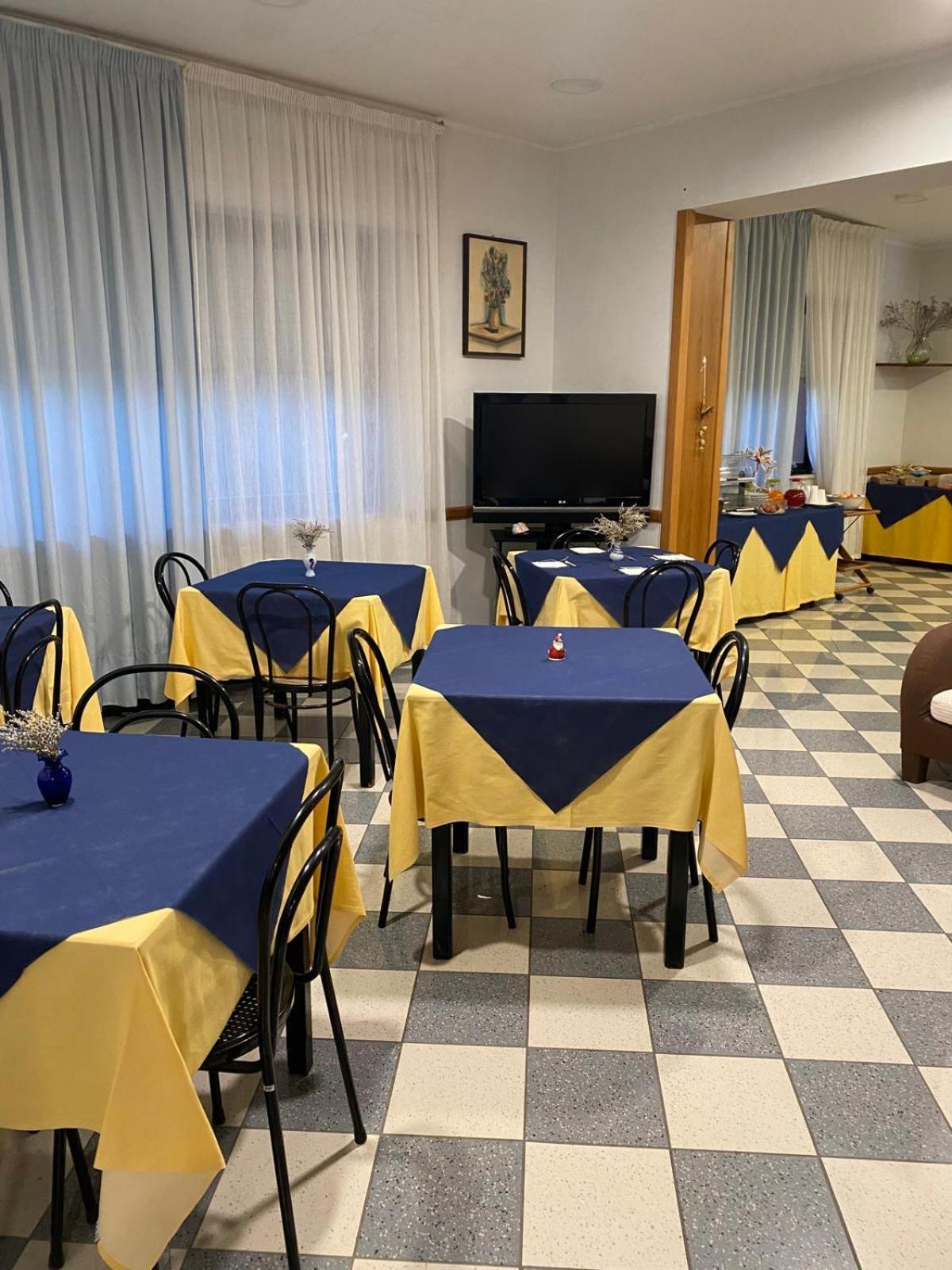 Hotel Ferrara Chianciano Terme Extérieur photo