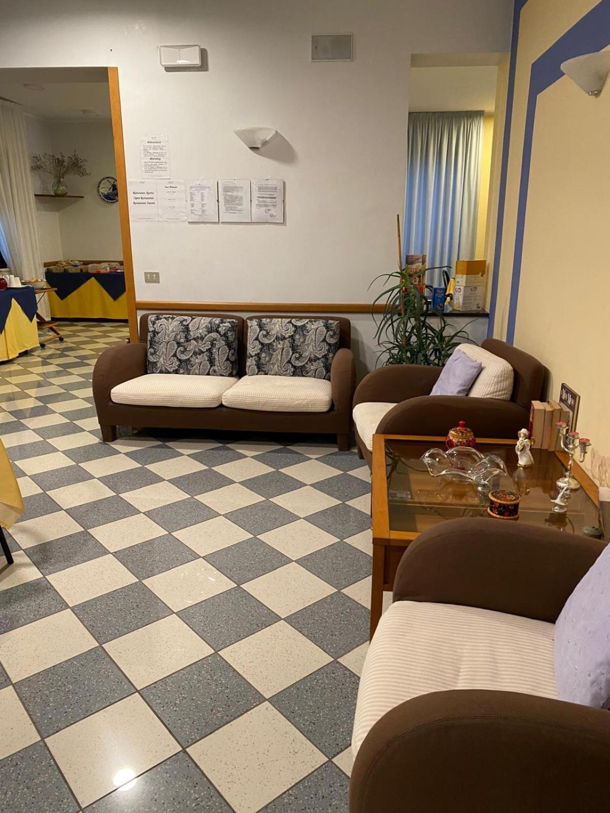 Hotel Ferrara Chianciano Terme Extérieur photo