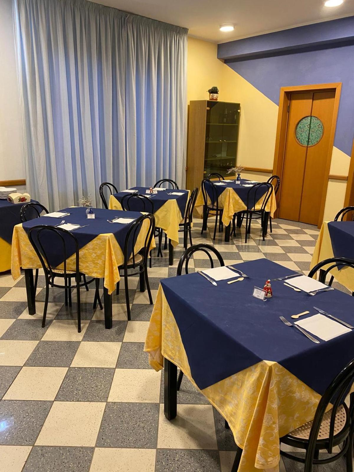 Hotel Ferrara Chianciano Terme Extérieur photo